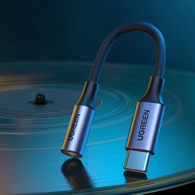 7. Ugreen AV161 adapter for headphones mini jack 3.5 mm (female) / USB-C (male) 10 cm - black