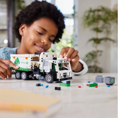 8. LEGO TECHNIC 42167 Mack® LR Electric Garbage Truck