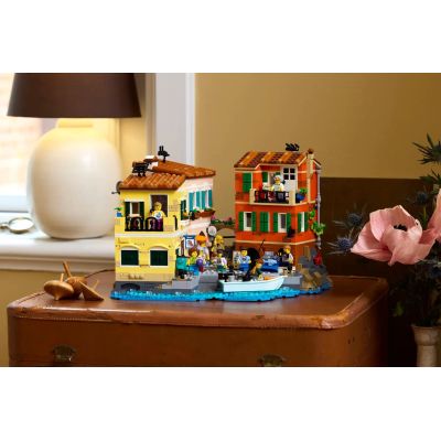 2. LEGO Ideas 21359 Italian Riviera