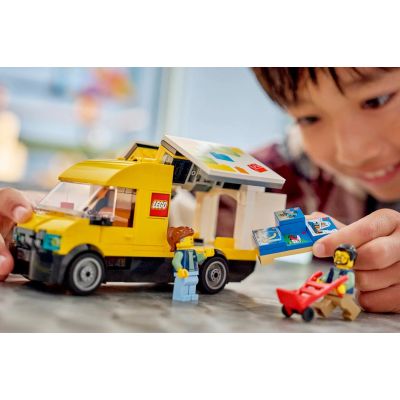 8. LEGO City 60500 LEGO Truck