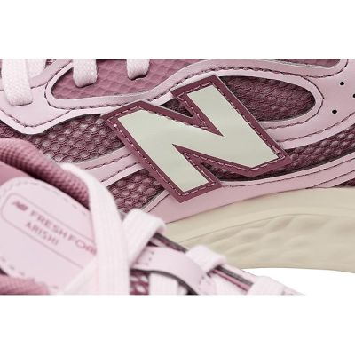 5. New Balance Running Women's Shoes (WARIS7AU)