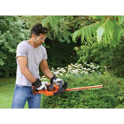 6. Black & Decker GTC18502PC-QW Electric Hedge Trimmer Double Blade