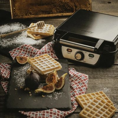 9. CAMRY CR 3025 waffle maker (1150W; black)