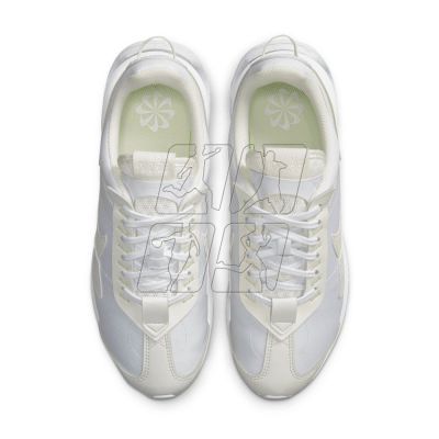 4. Nike Air Max Pre-Day W DM0001-100