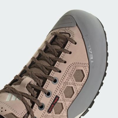 11. Adidas JR3876_590 Sports Shoes Grey