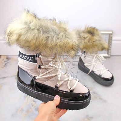 6. Vinceza W JAN262 beige lace-up snow boots with fur