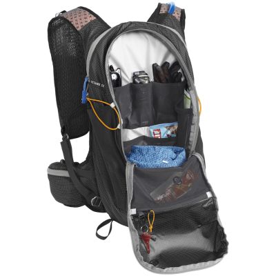 CamelBak Octane 22 Hiking Backpack – black/apricot
