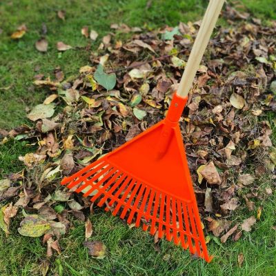 16. GARDEN RAKE FOR LEAF ORANGE L