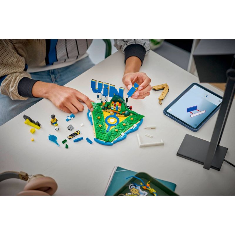 22. LEGO Editions 43027 - Vini Jr. - Football Moments
