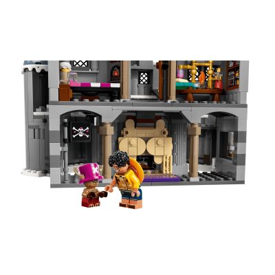 6. LEGO One Piece 75645 - Battle of Drum Castle