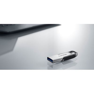 7. SANDISK ULTRA FLAIR 512GB 150MB/s USB 3.0