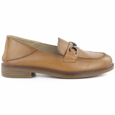 2. Women's leather loafers, camel, Vinceza 18117