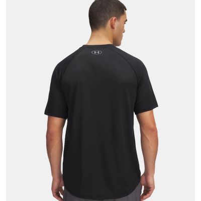 2. UNDER ARMOUR 6005916-001