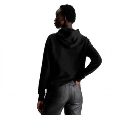3. Calvin Klein Jeans Embro Badge Regular Sweatshirt W J20J223227