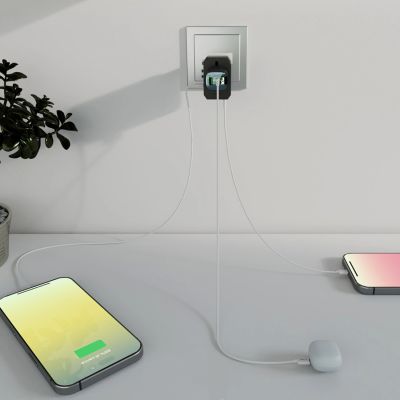 10. SBS Universal GaN Travel Adapter 70W 3xUSB-C 2xUSB-A with Case - Black