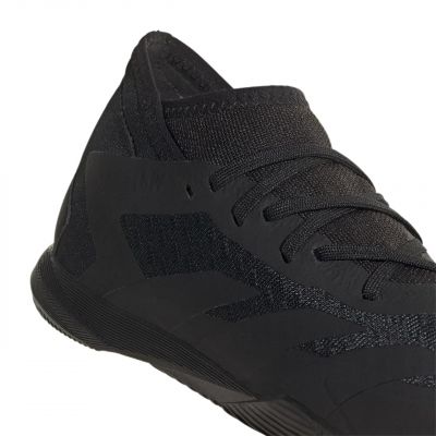 4. adidas Predator Accuracy.3 IN Jr GW7077 football boots