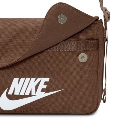 4. Nike Sportswear Revel CW9300-265 messenger bag