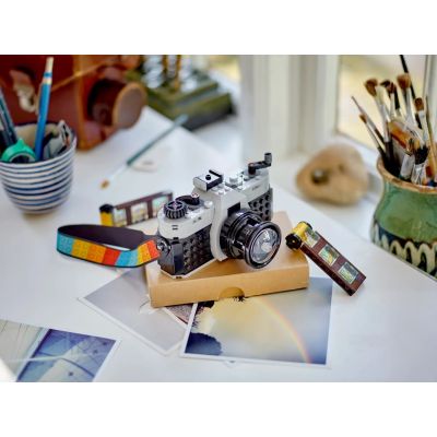 14. LEGO Creator 31147 Retro Camera