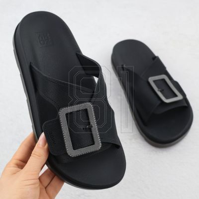 4. Zaxy RR285078 W INT2136B flip-flops