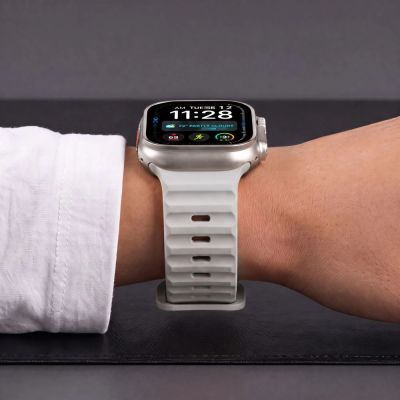 7. Tech-Protect Silicone Line Strap for Apple Watch 44 / 45 / 46 / 49 mm - Gray
