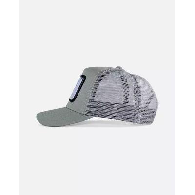 4. JOHN HATTER & CO LEGENDS LIVE FOREVER 1-1059-U00