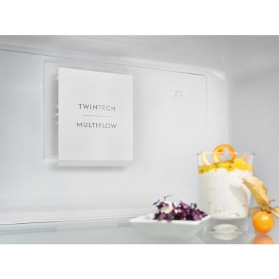 7. ELECTROLUX LNC7ME32X3 fridge-freezer