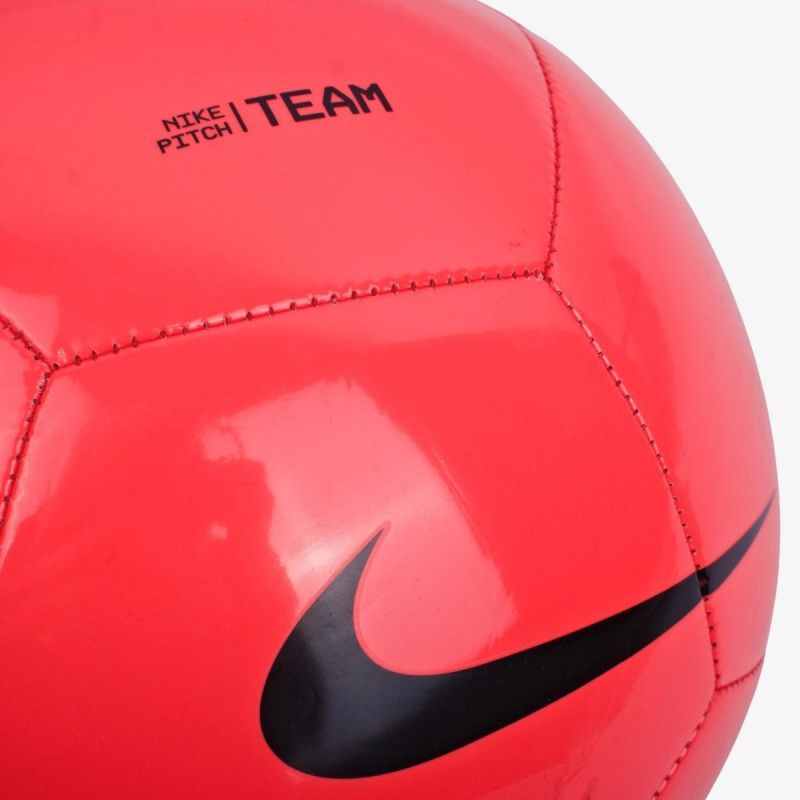 13. NIKE PITCH BRIGHT CRIMSON/BLACK S.5 FOOTBALL