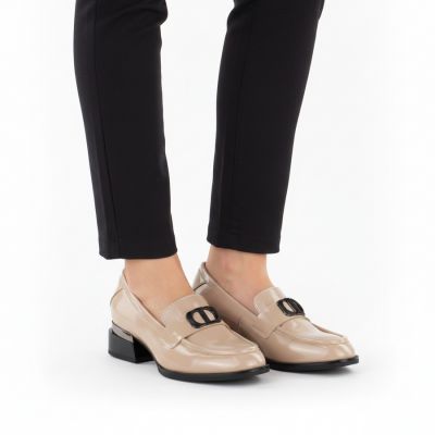 5. Women's patent leather shoes with a decorative heel, beige, Vinceza 58638