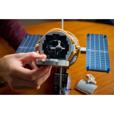 10. LEGO Icons 11382 - Hubble Space Telescope
