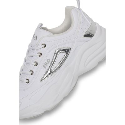 11. Fila Skye ZP women's sports shoes sneakers fashionable lightweight white