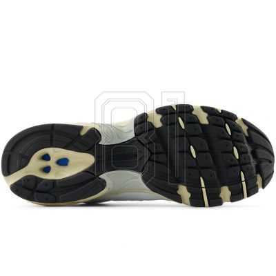 5. New Balance unisex MR530EC shoes