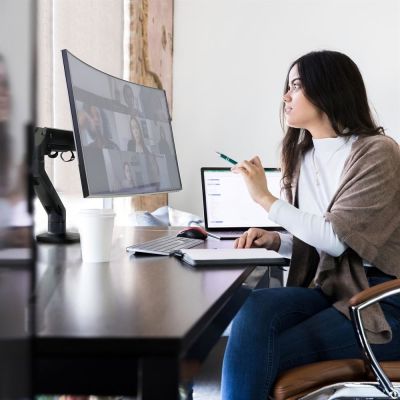5. Ergotron HX 9-19 kg TILT Monitor Desk Mount