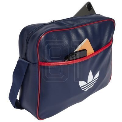 4. adidas AirLiner JX0252 bag