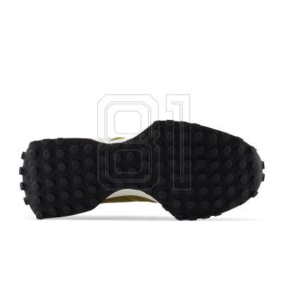 22. New Balance M MS327HC shoes