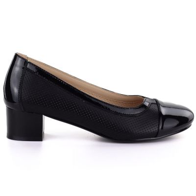 2. Women's openwork patent leather pumps, black, Vinceza 58631