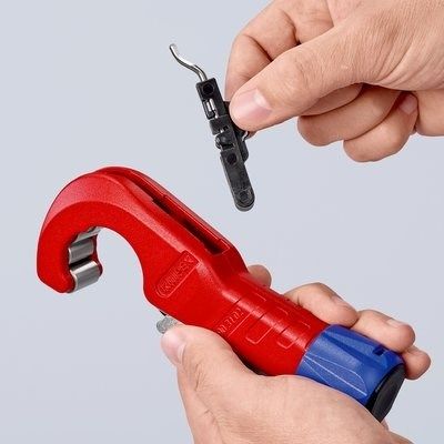 5. Knipex 90 31 02 SB hand pipe cutting tool Pipe cutter