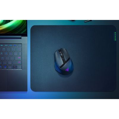 2. Razer Basilisk Mobile Gaming Mouse Right Side RF Wireless + USB Type-C Optical 18000 DPI