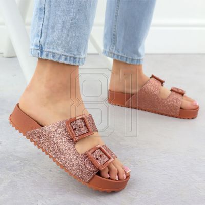 9. Zaxy RR285025 W INT2135A flip flops
