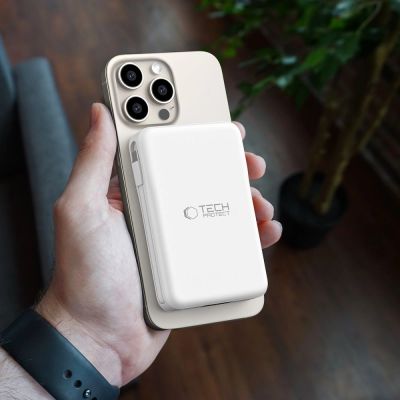 8. Tech-Protect LifeMag PB31 Power Bank with MagSafe 10000mAh 15W USB-C / USB-A / Built-in USB-C / Lightning Cables - White