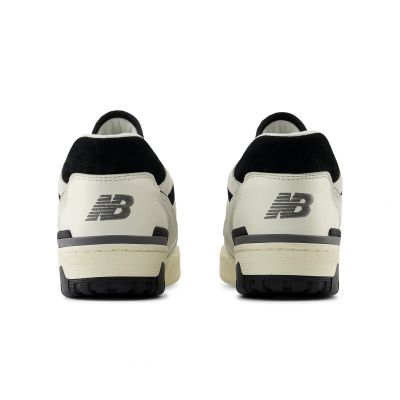 14. New Balance unisex BB550LEG shoes