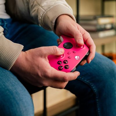 45. Microsoft Xbox Series Wireless Controller Pink