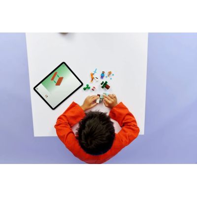 7. LEGO Minecraft 21583 Steve's Taiga Adventure