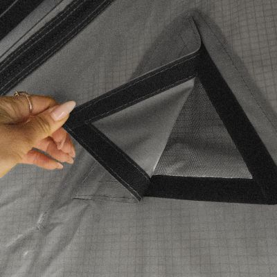 45. OFFLANDER TRIANGLE SLIM WOLF ROOF TENT