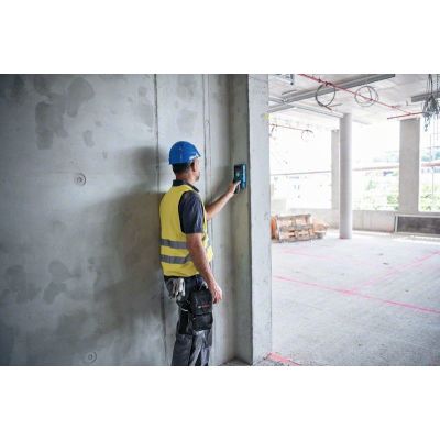 4. Bosch Wallscanner D-tect 200 C Professional digital multidecoder