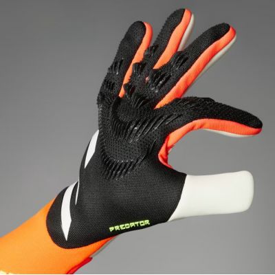 adidas Predator Pro M IQ4034 goalkeeper gloves