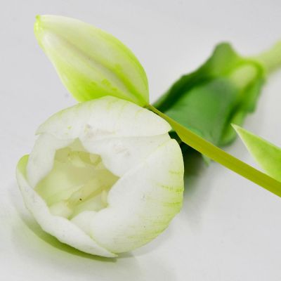 6. BOUQUET OF 5 WHITE TULIPS 39 CM LIFE-LIKE SPRING DECORATION