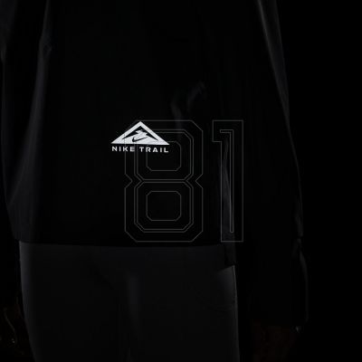 20. Nike GORE-TEX W DM7565-010 Jacket