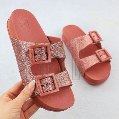 4. Zaxy RR285025 W INT2135A flip flops