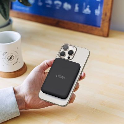 7. Tech-Protect LifeMag PB10 Powerbank with MagSafe 5000mAh 15W USB-C port - black + USB-C cable