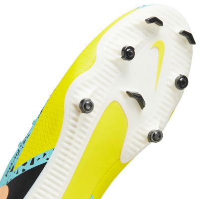 8. Nike Phantom GT2 Academy FG/MG DA4433 407 football boots